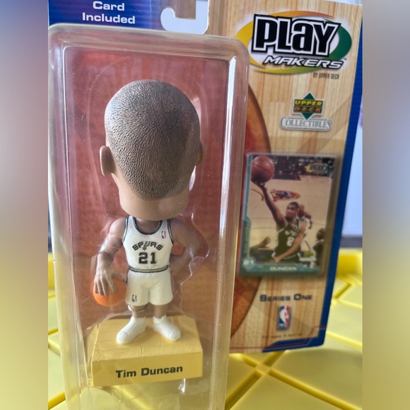 Upper Deck Collectibles Tim Duncan 2000 Series One - Picture 3 of 5